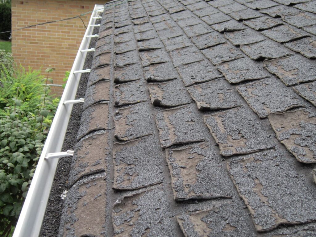 How Do You Know If Asphalt Shingles Are Bad?