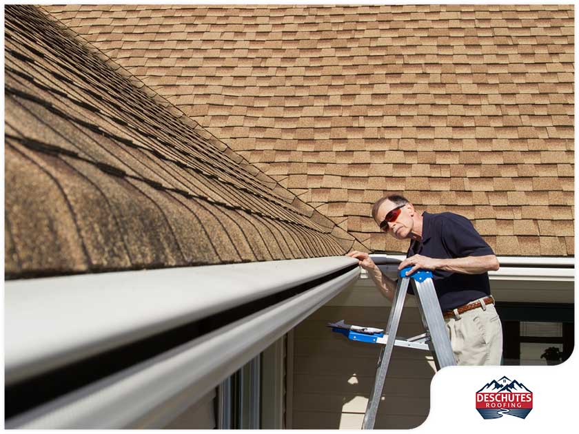 Which Of The Following Should The Inspector Remove Prior To Evaluating The Roof?